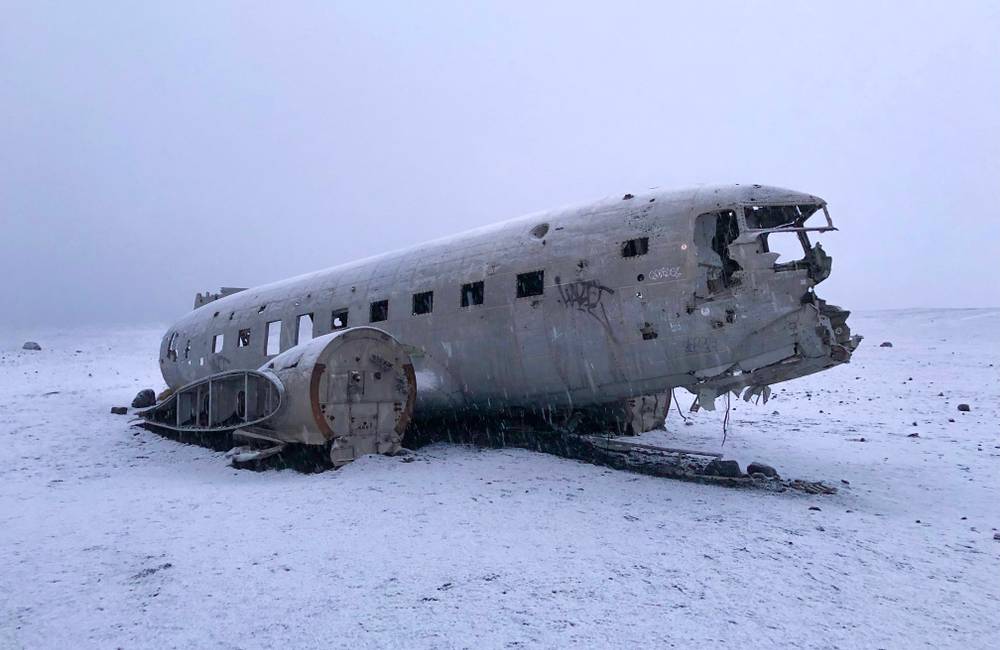 Lost Planes Found After Decades – Researchers Burst Into Tears When They See What’s Inside !